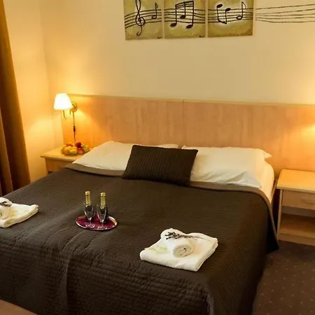 فندق Nabucco 4*